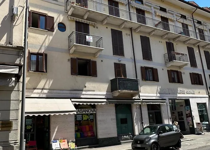 Montecarlo House Vacation アパート ルイーノ