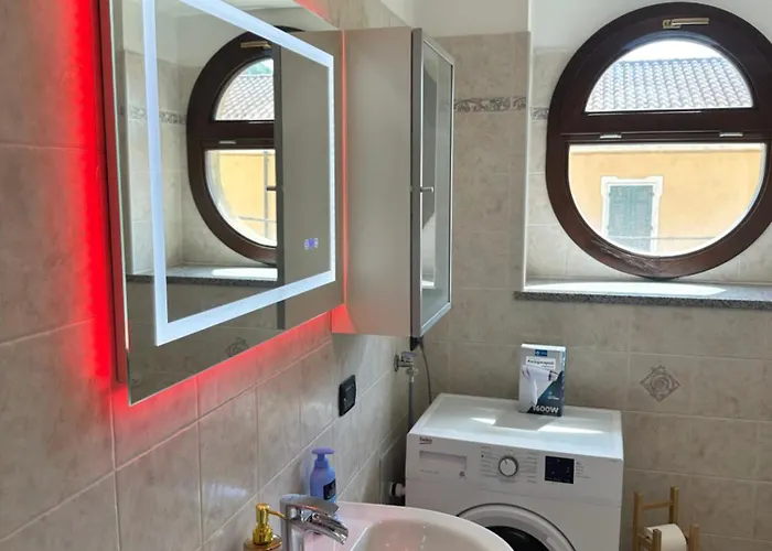 Montecarlo House Vacation アパート ルイーノ