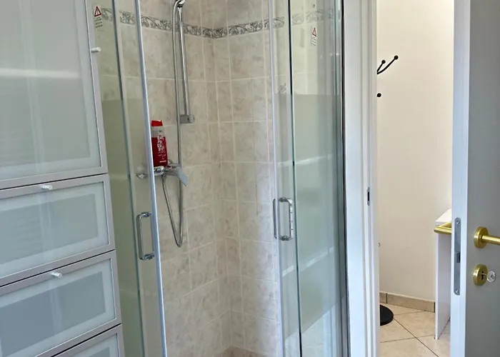 Montecarlo House Vacation شقة لووِنو